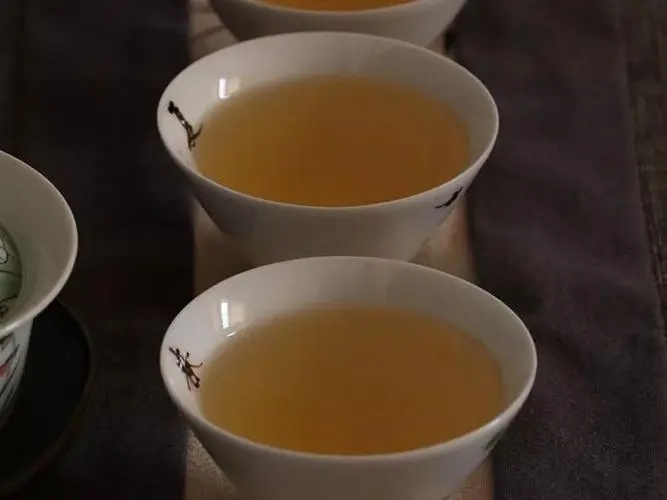 普洱茶的舌底鳴泉是怎么樣的？