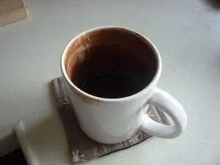 茶垢清潔有妙招，一分鐘讓茶杯光亮如新！