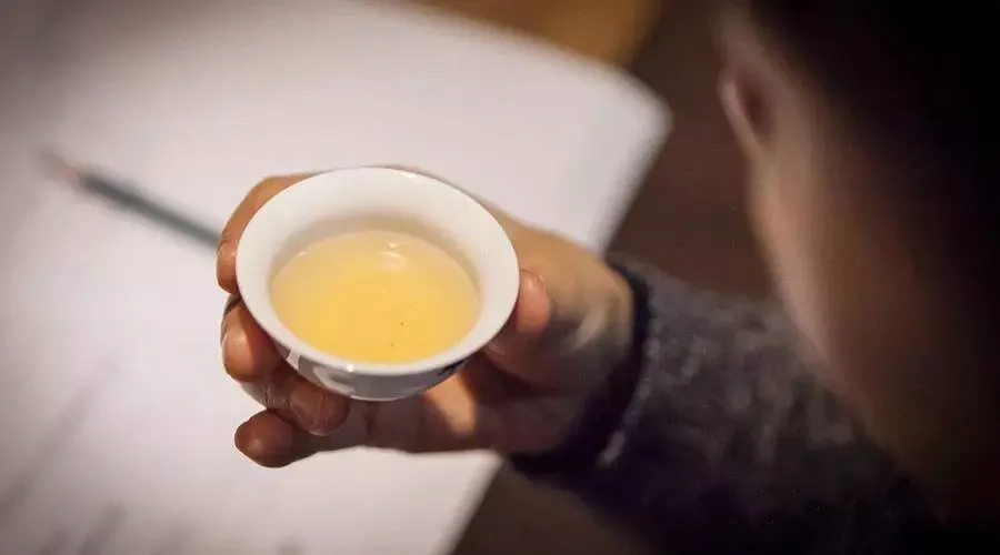 茶和水為什么會“分離”？