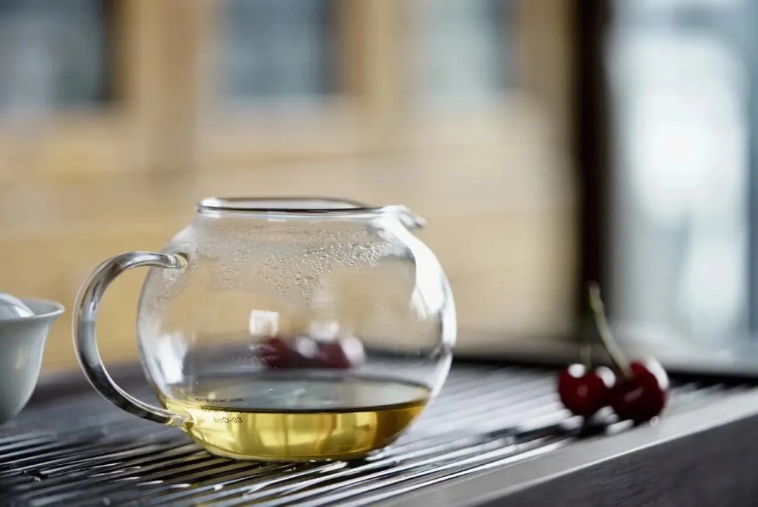 2023年老班章古樹春茶的沖泡！